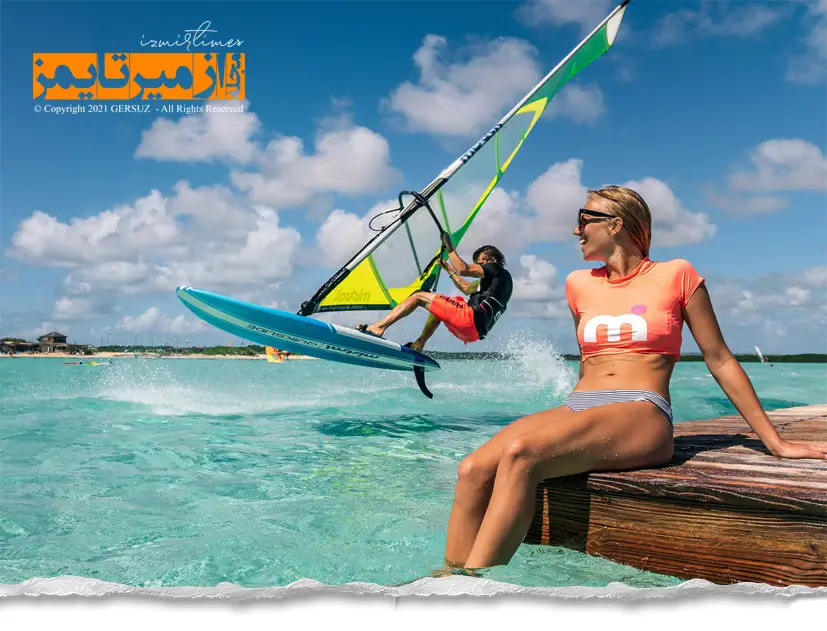 دختر با بیکینی نارنجی